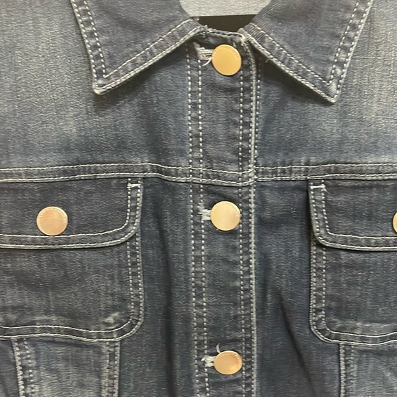 Chico’s Platinum Size 2, which is the same as 12/14 Blue Denim Cropped Jacket. - Picture 2 of 10